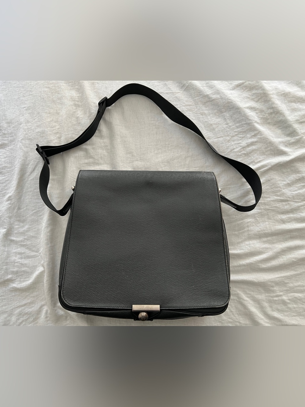 Authentic Louis Vuitton Taiga Leather Victor Shoulder Messenger Bag